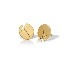 Fjord stud earrings 12 mm in 14k gold from Ekenberg Scandinavia's Fjords of Norway collection