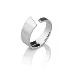 Norwegian made ring in silver for him - Preikestolen Collection